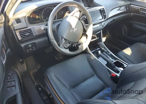 2017 Honda Accord Touring Hybrid z USA, uszkodzony, nr VIN JHMCR6F72HC022956